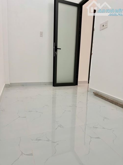 VỊ TRÍ ĐẸP - HẺM 4M THÔNG TỨ TUNG - NHÀ 2 TẦNG MỚI ĐẸP - HƯƠNG LỘ 2 - GIÁP TÂN PHÚ - 36M2 - 6