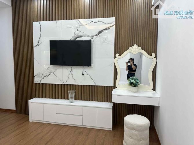 CĂN HỘ CHUNG CƯ Lilama 52 Lĩnh Nam-115m2 - 3 phòng ngủ-2 wc - 6