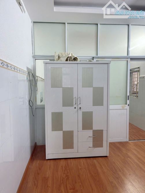 Bán nhà  Nguyễn Tri Phương, Q10 – 2 Tầng, 3 Mặt Hẻm, Giá Rẻ Bất Ngờ!Chỉ nhỉnh 5 tỷ - 8