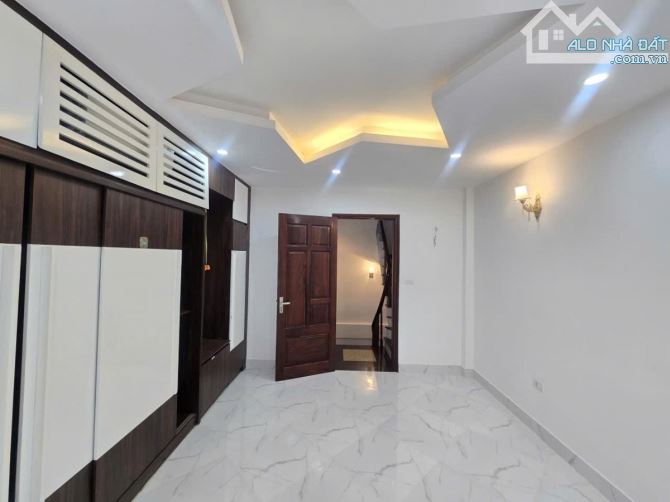 BÁN NHÀ NGUYÊN CĂN LÔ GÓC 5 TẦNG PHỐ 8/3-38M-MT 4.7M-OTO ĐỖ CỔNG-CHỈ 7.4 TỈ - 7
