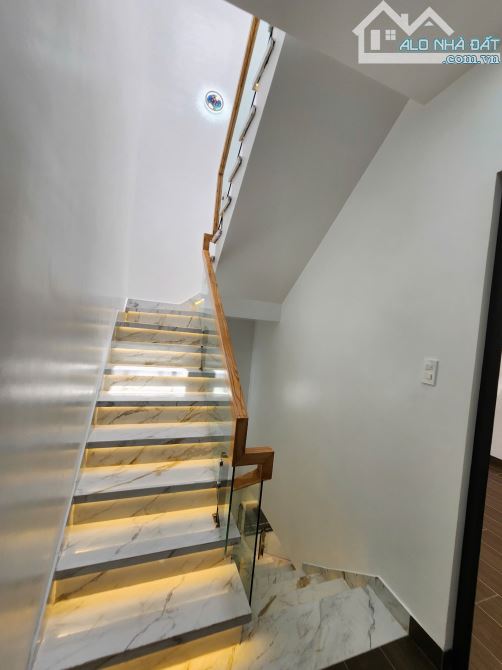 Cần bán căn  Nhà ở sau Cây Xăng Việt Hùng. Chân cầu An Dương. diện tích : 51m2 x 3 tầng độ - 7