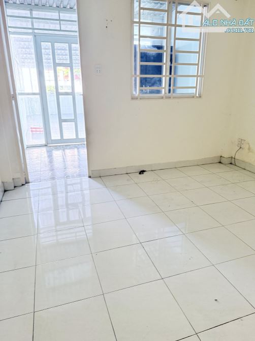 BÁN NHÀ MẶT TIỀN ĐƯỜNG LÊ THỊ BẠCH CÁT, P.13, QUẬN 11 -  9.2 TỶ - 6
