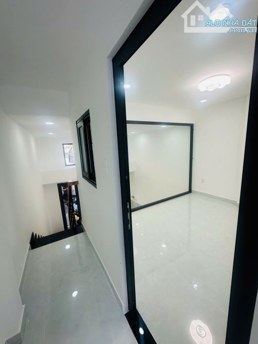 cô chú lớn tuổi nhờ bán căn nhà DT 4.5x8m2/ 3ty5,SHR,Hô Văn Long,Bình hưng hòa b, sẵn 3 PN - 7