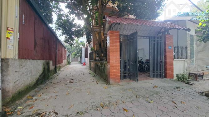 Bán nhà Phúc Lợi, dt 100m2, chỉ 10 tỷ xíu, oto 7 chỗ vào nhà, vị trí hiếm - 7