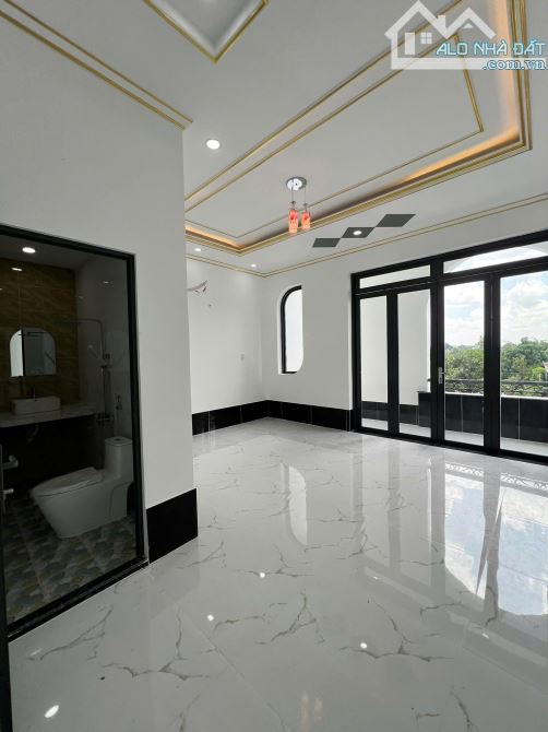 NHÀ ĐỘC LẠ THIẾT KẾ 2 GIAN NHÀ 5.5MX37M - SHR FULL THỔ - 7
