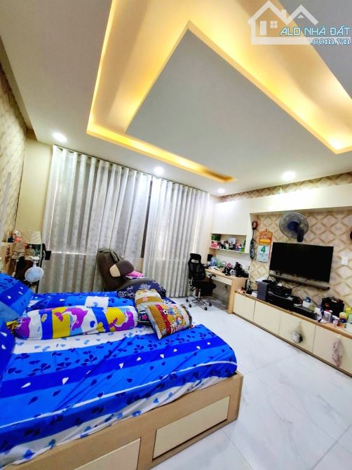 HIẾM KDC BÔNG SAO NGANG KHỦNG 8M - 128m2 - 4 TẦNG - XE HƠI ĐỖ CỬA - CÔNG VIÊN - 24.5 TỶ TL - 7