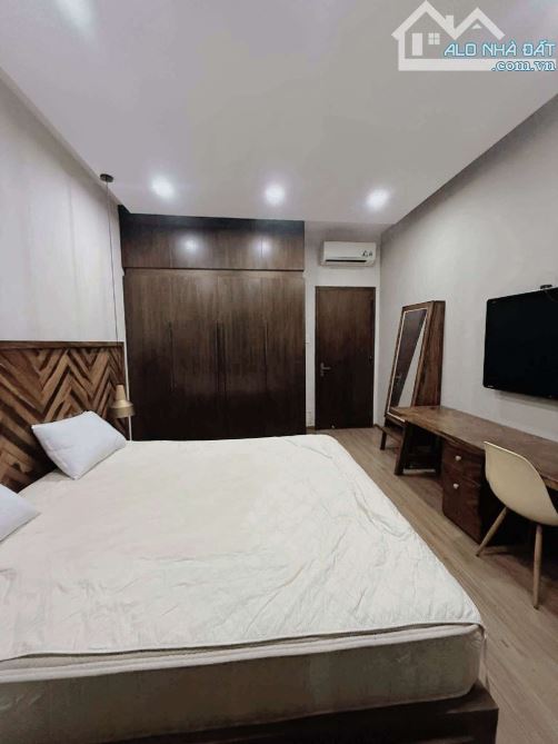 🎉🎉Nhà 2 mê 2 tầng MẶT TIỀN đường BÀU HẠC 3 , đường 5m5 có lề , sát đường Nguyễn Hoàng - 7