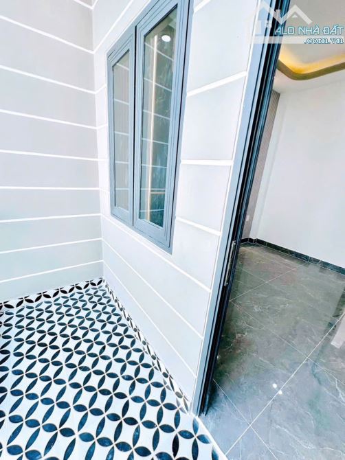 NHÀ ĐẸP QUẬN 4 GIÁ 5TỈ 490 HẺM 4M VỊ TRÍ 2/ NGẮN 4 TẤM GẦN MT 4PN DT 3*11  HÌNH THẬT - 7