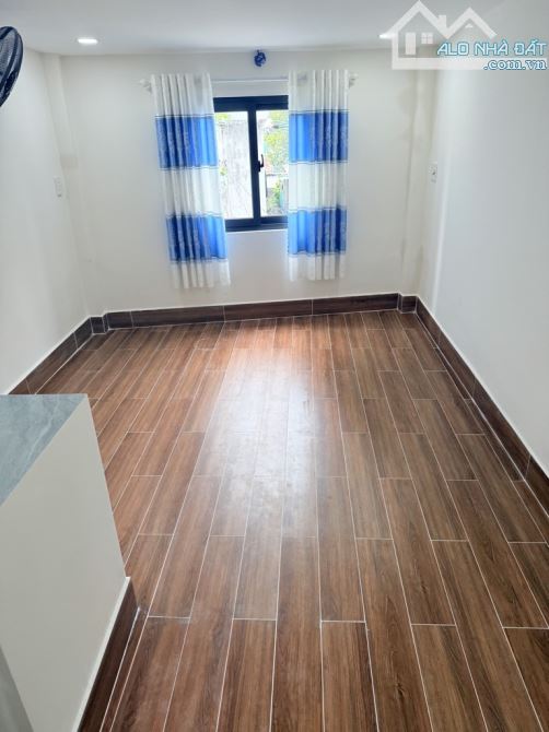 NHÀ 3 TẦNG NGAY TÔN ĐẢN TTQ4 - NỞ HẬU TÀI LỘC - CHỈ 1Tỷ950 - 7