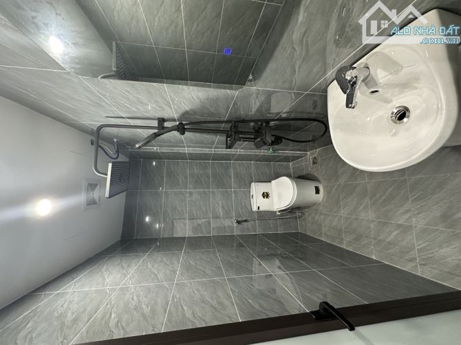 NHÀ ĐẸP PHỐ ĐỊNH CÔNG-30m2-  5 tầng - Ngõ Thông - 7 CHỖ ĐỖ CỬA - 7