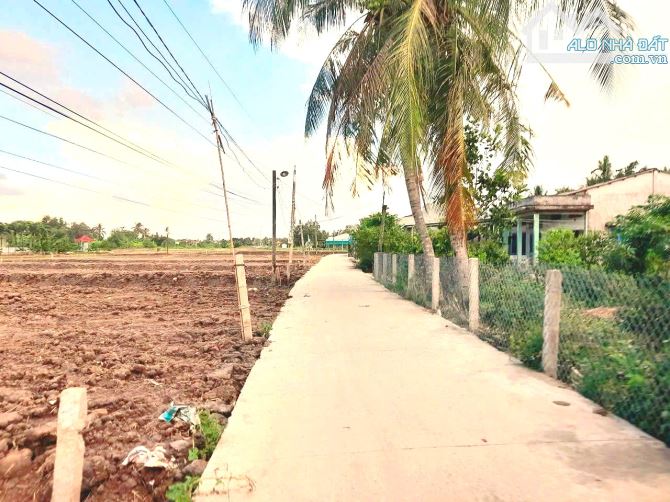 Quá Ngộp, 190m2 đất thổ cư đường ô tô KDC Tân Trụ, 379tr - 7