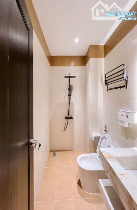 Cần bán gấp nhà 56m2 ngay Dương Quảng Hàm, Gò Vấp. Giá: 3 Tỷ 220 tr, hẻm xe hơi 5m - 7