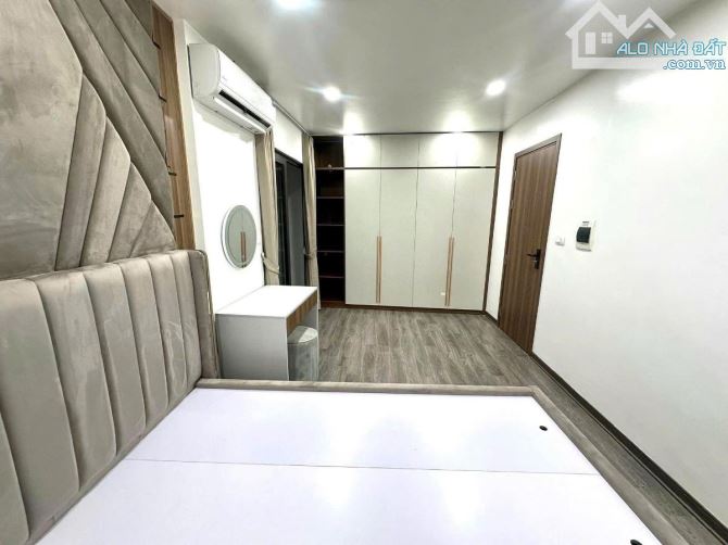 BÁN HÀO - LÔ GÓC 2 MẶT TIỀN – NHÀ ĐẸP ĐỐNG ĐA 28m², 5 TẦNG, NỘI THẤT XỊN – GIÁ 5.8 TỶ - 7