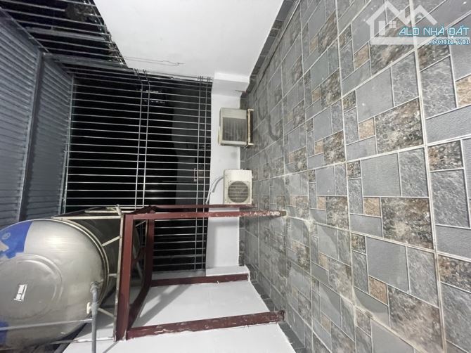 Bán nhà Nam Dư. Dân xây - nở hậu - 15M ra mặt phố Ô tô tránh. Trước nhà SH quay đầu. - 7