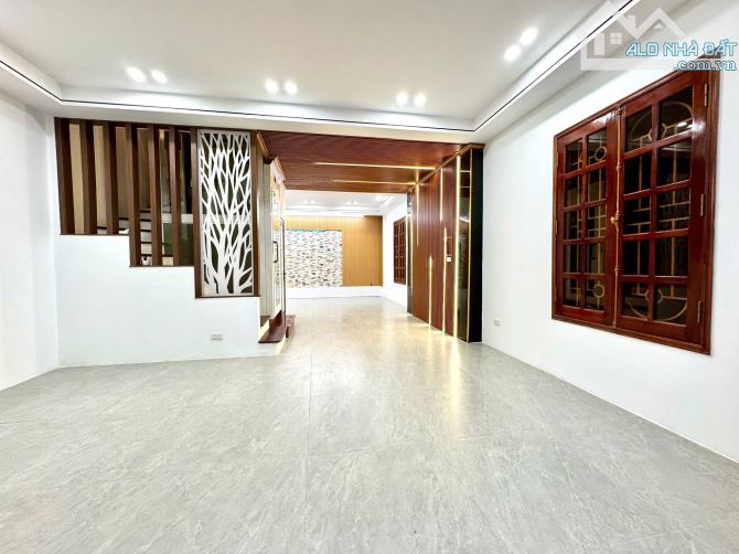 Bán nhà đẹp Mặt Ngõ Xuân Đỉnh  - Sổ 66m2 - 6 tầng - MT 6m - Oto tránh - Có thang máy. - 7