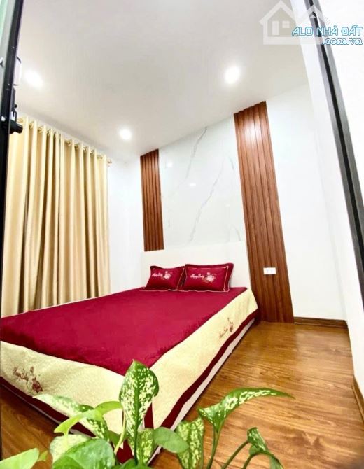 BÁN NHÀ MẶT NGÕ  VĂN HƯƠNG ĐÔNG ĐA 24M2;5 TẦNG;MẶT 3,5;3 PN;5,18 TỶ.NHÀ TRUNG TÂM QUẬN CHÍ - 7