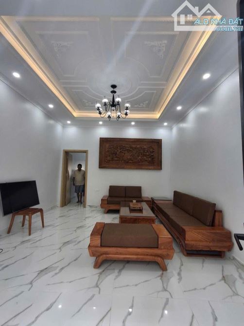 BÁN NHÀ PHỐ CHU HUY MÂN – QUẬN LONG BIÊN – 103M² – 12.3 TỶ - 7
