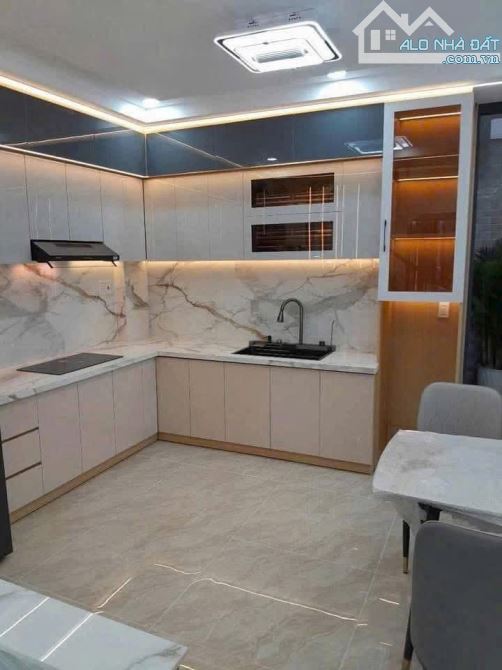 Nhà đẹp hẻm nhựa 8m,thông đường Huỳnh Thị Hai và Nguyễn Ảnh Thủ,Quận 12,4.5*15m,nhỉnh 5 Tỷ - 7