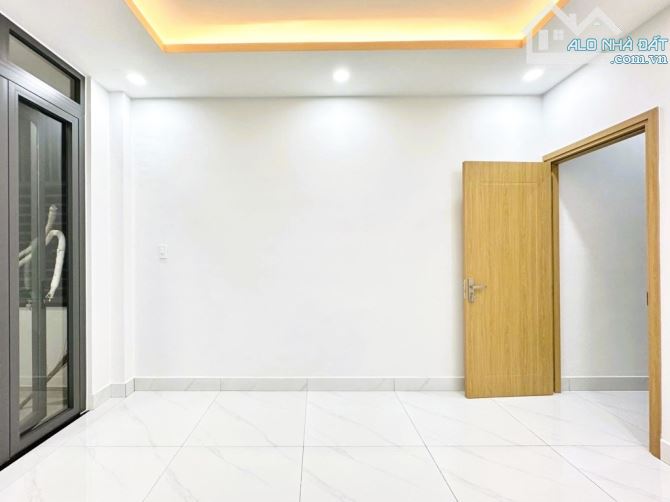 HẺM XE HƠI 7 CHỖ VÔ NHÀ - UNG VĂN KHIÊM, NGUYỄN GIA TRÍ, NGUYỄN VĂN THƯƠNG - BÌNH THẠNH. - 7
