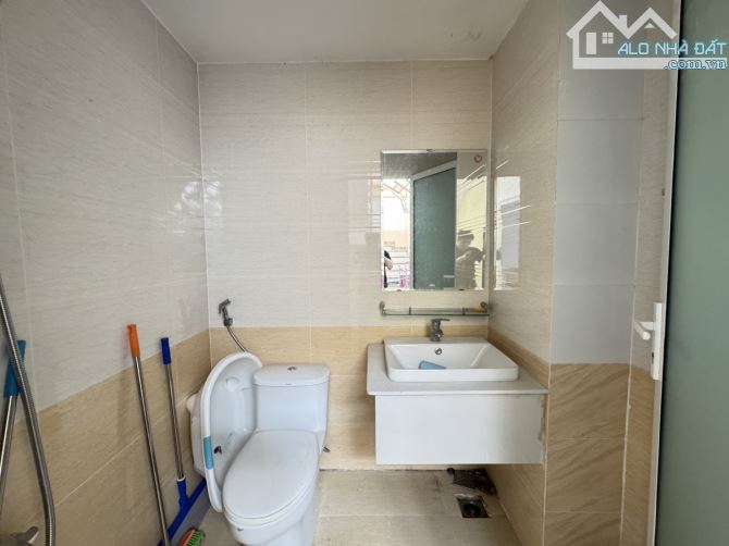 Thật 100% Nhà 4 Tầng Linh Xuân, DT 82m Ngang 7m,Hẻm Xe Hơi giá Hơn 4 tỷ - 8
