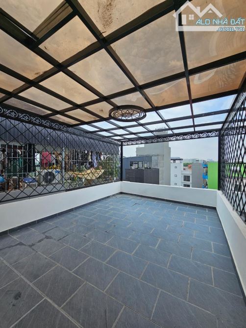 Bán gấp, 6 tầng thang máy, DT 50M2. OTO 7 chỗ vào tận nhà tại Giang Biên - 8