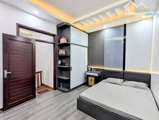 🏠6,5 tỷ bán nhà 3 tầng Mặt Ngõ Cát Dài ,lê chân  Gốc  Dân xây kiên cố Diện tích: 83m² - 8