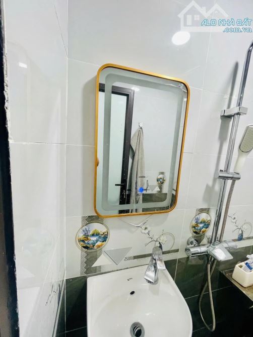 Bán gấp nhà riêng Vũ Trọng Phụng 32m 5 tầng sổ vuông,1 nhà ra Phố nội thất sịn chỉ 8.9 tỷ - 8