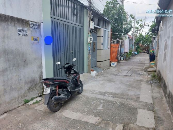 BÁN NHÀ KHU VIP SONG HÀNH HÓC MÔN 56M2 - 2 TẦNG MỚI Ở NGAY - SHR , PHÁP LÝ CHUẨN CHỈ 3,6 T - 8