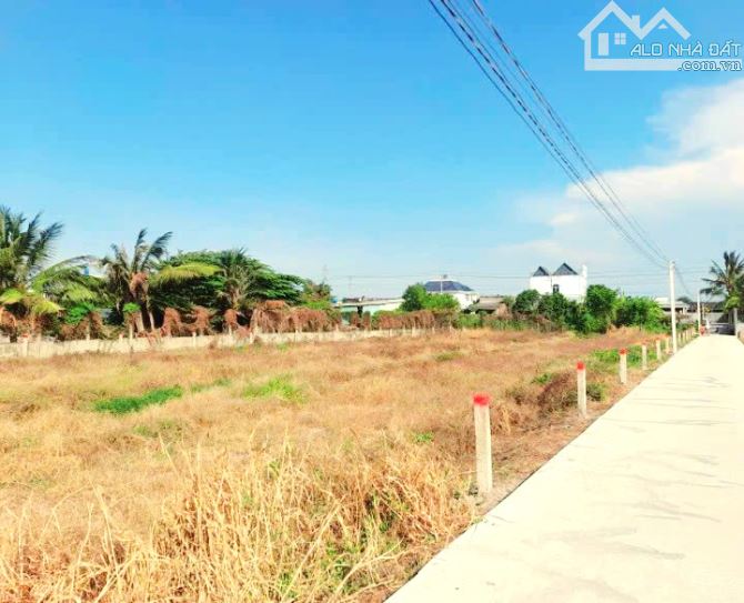Quá Ngộp, 190m2 đất thổ cư đường ô tô KDC Tân Trụ, 379tr - 8