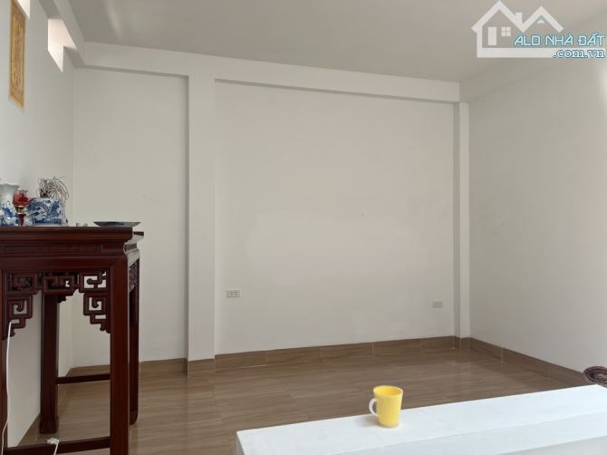KHƯƠNG TRUNG-THANH XUÂN -45m2- mặt tiền 5.5m - vài chục mét ra phố , oto - 8