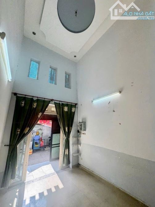 BÁN NHÀ 3 TẦNG GIÁ RẺ – LIÊN KHU 7-3-KÊNH NƯỚC ĐEN- 32m2 giá 3.6 TỶ - 8