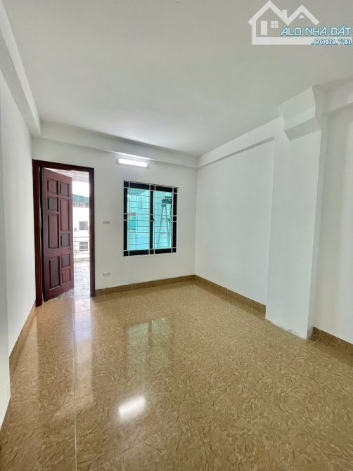Trung tâm Cầu Giấy - Ngõ thông - 30 M ra ô tô tránh - Hai thoáng trước sau - Full nội thất - 8