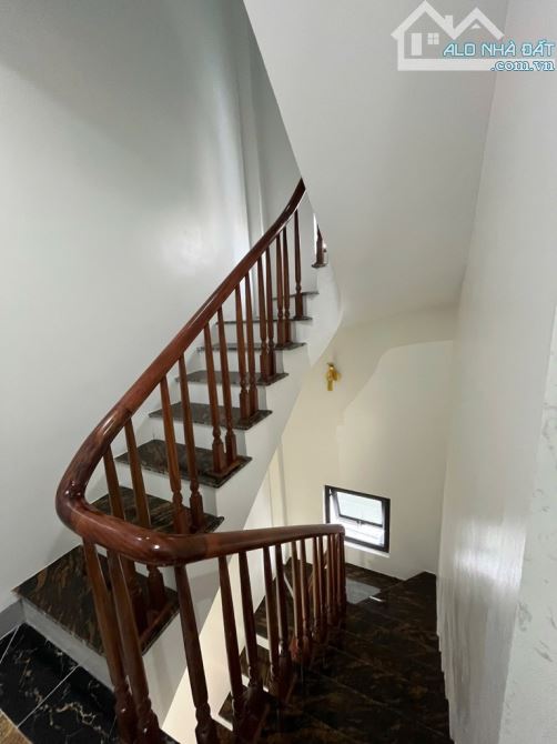 PHỐ ĐÔNG THIÊN - 38M2 -Ô TÔ ĐỖ CỬA, QUAY ĐẦU  -  VỊ TRÍ KINH DOANH, THANG MÁY - 8