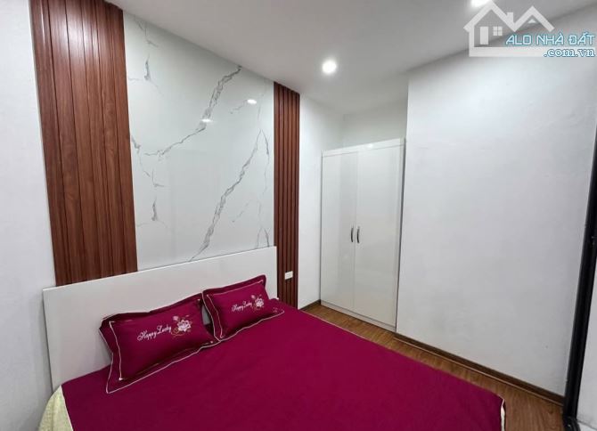 BÁN NHÀ MẶT NGÕ  VĂN HƯƠNG ĐÔNG ĐA 24M2;5 TẦNG;MẶT 3,5;3 PN;5,18 TỶ.NHÀ TRUNG TÂM QUẬN CHÍ - 8