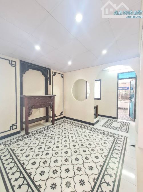 LĨNH NAM - 48m2-  Ô TÔ ĐỖ CỬA - ngõ thông - 8