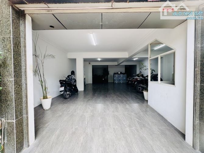 ❌❌❌ BÁN NHÀ BÁT KHỐI 215Tr/ m2 - 8 Tầng Thang Máy - Lô Góc - Ô Tô - 8