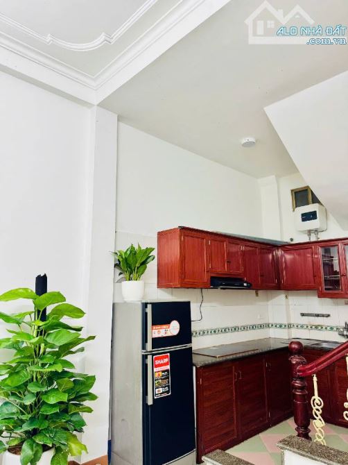 BÁN NHÀ PHÂN LÔ QUAN HOA, CẦU GIẤY. DIỆN TÍCH 30M2. GIÁ 8,39 TỶ - 8