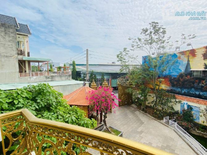 BÁN BIỆT THỰ ĐƠN LẬP 3 TẦNG 555M2 NGAY TRUNG TÂM DĨ AN – NỘI THẤT GỖ QUÝ ĐẸP – 24 TỶ - 8
