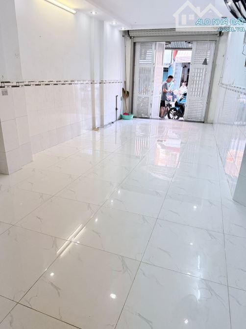 BÁN NHÀ MẶT TIỀN ĐƯỜNG LÊ THỊ BẠCH CÁT, P.13, QUẬN 11 -  9.2 TỶ - 8