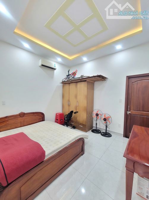 Bán nhà 1T2L 4x17m hoàn công, đường D2 KDC Hoàng Hùng p. Đông Hòa - 9