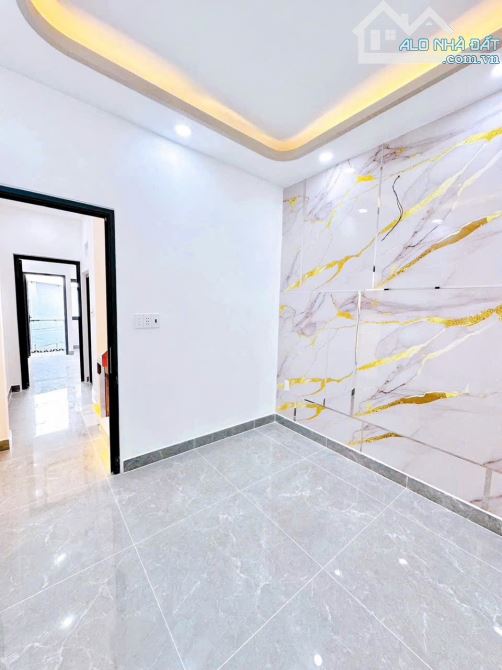 NHÀ ĐẸP QUẬN 4 GIÁ 5TỈ 490 HẺM 4M VỊ TRÍ 2/ NGẮN 4 TẤM GẦN MT 4PN DT 3*11  HÌNH THẬT - 9