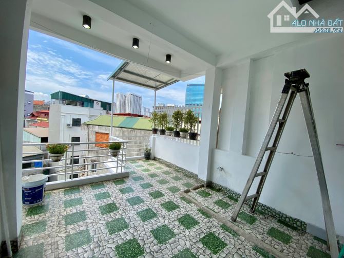 Trung tâm Cầu Giấy - Ngõ thông - 30 M ra ô tô tránh - Hai thoáng trước sau - Full nội thất - 9