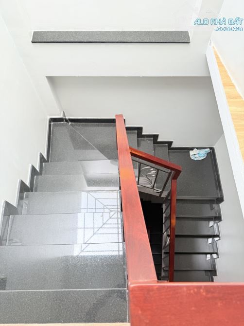 NHÀ ĐẸP 5 TẦNG BỀ NGANG KHỦNG , CHỈ SÁCH VALI VỀ Ở - HẺM RỘNG CÁCH 1 CĂN RA HÊN XE TẢI - 9