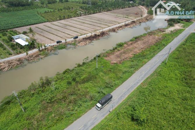 500m2 vườn mặt tiền 816 vewkênh 825 triệu Bình đức bến lức Long An giá rẻ nhất - 9