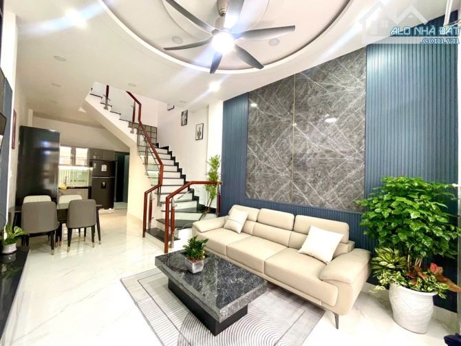 BÁN NHÀ 3 TẦNG, VỊ TRÍ ĐẸP, HOÀNG DIỆU, TRUNG TÂM HẢI CHÂU. 4.55 TỶ - 9