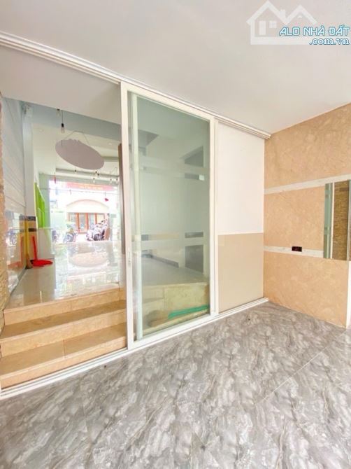 Nhà Mặt Tiền Trần Thánh Tông P.15, Q.Tân Bình-Ngang 4m dài 14m,  Giá chỉ 9,5 t - 9