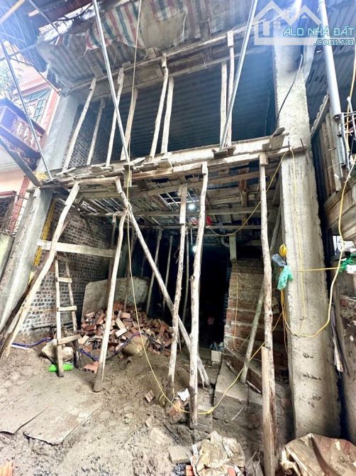 BÁN NHÀ TẢ THANH OAI, ĐANG HOÀN THIỆN, 38M2 X 6 TẦNG, GẦN PHỐ GẦN Ô TÔ, SỔ VUÔNG