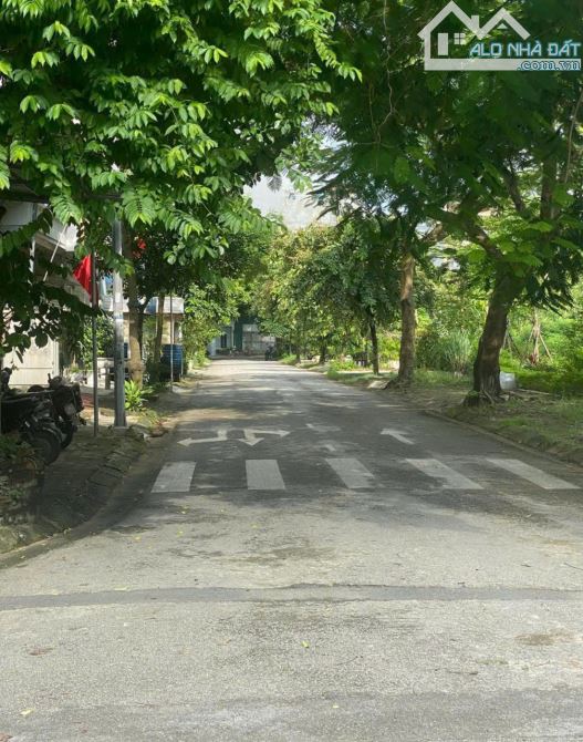 BÁN NHANH 04 MẢNH ĐẤT KHU PHÂN LÔ KD ĐỈNH, NGAY MẶT PHỐ HOÀNG CÔNG CENCO5 - KĐT XA LA HN. - 2