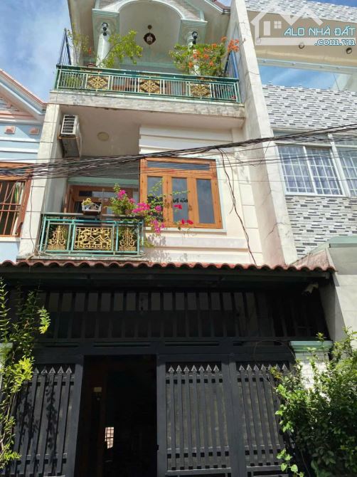 Bán nhà trung tâm Dĩ An, gần chợ Dĩ An 1