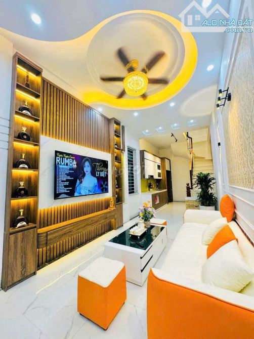 "Bán Gấp! Nguyễn Văn Tuyết  , Lô góc, Gần phố, nhà đẹp ở ngay, 48m2*5T "